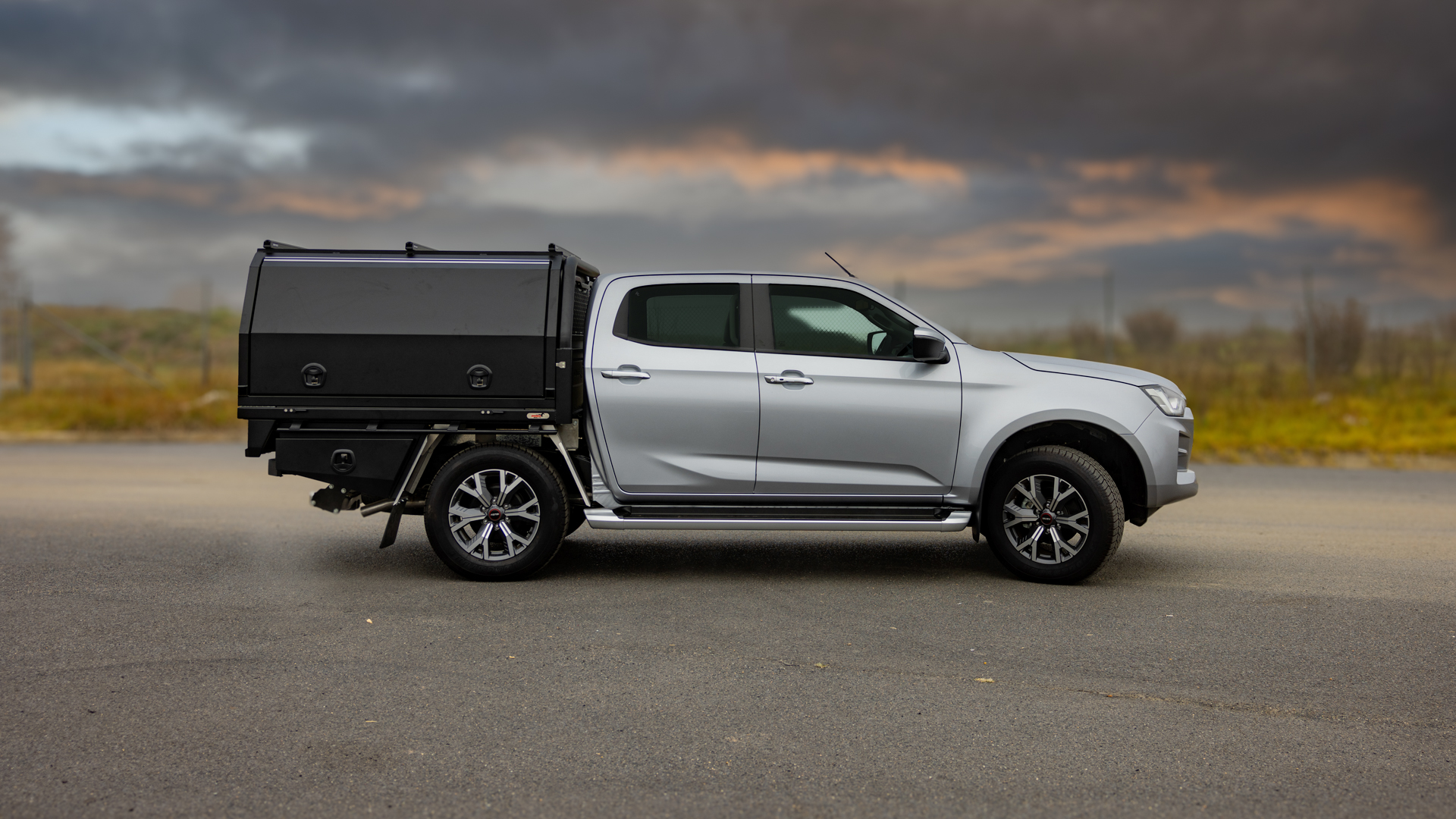 Dual Cab Toyota Hilux 1720mm Canopy - Bronco Built